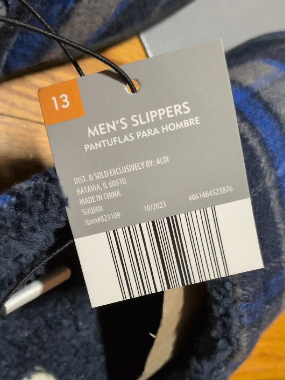 NWT men's Blue Plaid memory foam Cozy Slip-On Slippers size 13